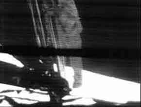 Первый шаг Нейла Армстронга на поверхность Луны