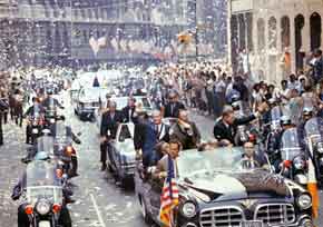 Радость народа США во время встречи своих героев — покорителей Луны (Нью-Йорк. Август 1969)