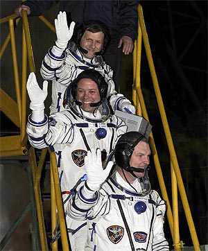 Сверху вниз: Андрей Борисенко, Рональд Гаран, Александр Самокутяев