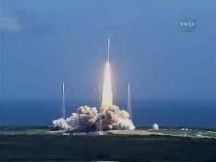 Запуск ракеты-носителя Ares I-X 28 октября 2009. Мыс Канаверал (Флорида), США