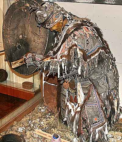Представленный в постоянной экспозиции музея шаманский костюм был сшит в 1930-е годы женщинами из рода Ивигиных