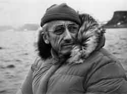 Жак-Ив Кусто (Jacques-Yves Cousteau) во время экспедиции в Антарктику, 
        1972 год
