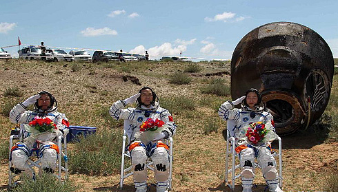 Экипаж Шанчжоу 9 благополучно возвратился на Землю 29 июня 2012